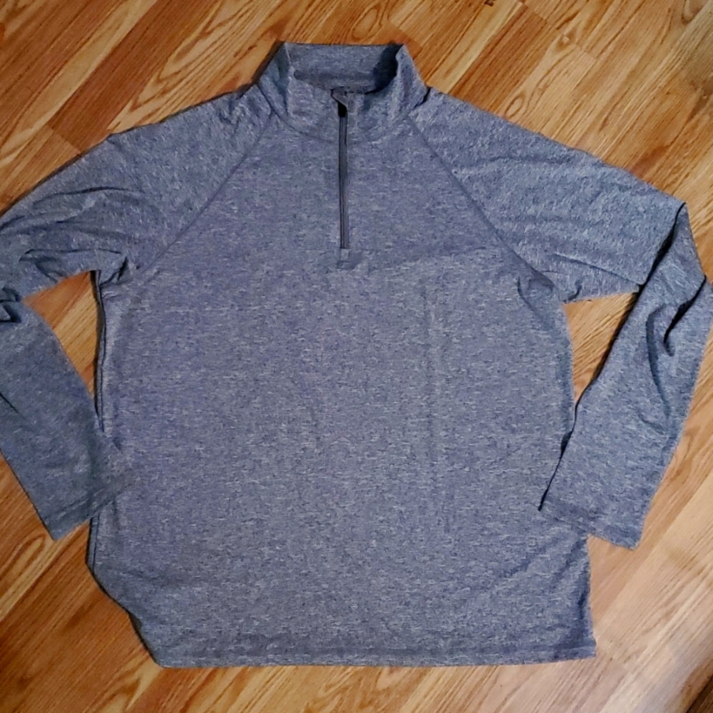 NWOT fine designs long sleeve quarter zip polyester spandex sport shirt.